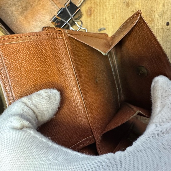 - Louis Vuitton, men's monogram, bifold, wallet, vintage - Picture 14 of 17